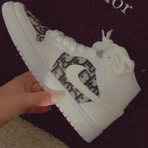 Nike Air Jordan 1 Dior